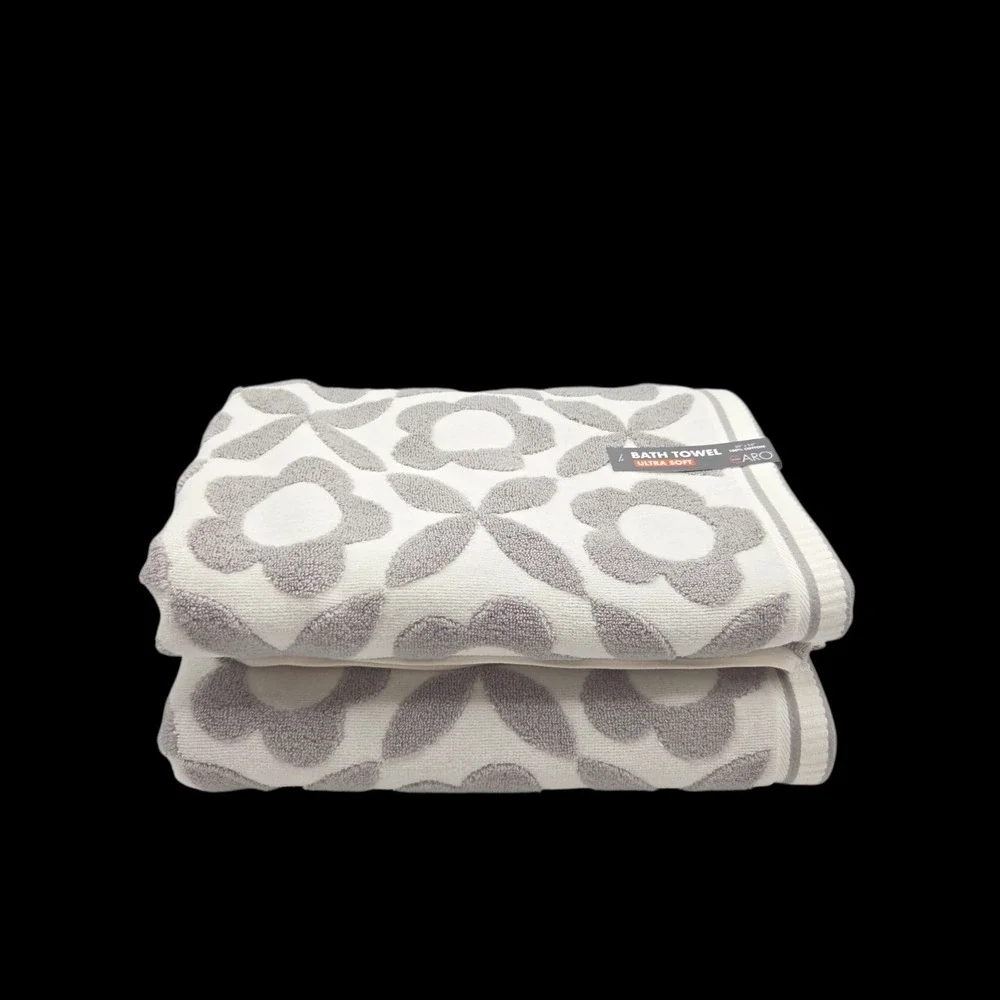 Caro Home 4pc Gray White Daisy Days Raised Floral Bath Towels 30x54